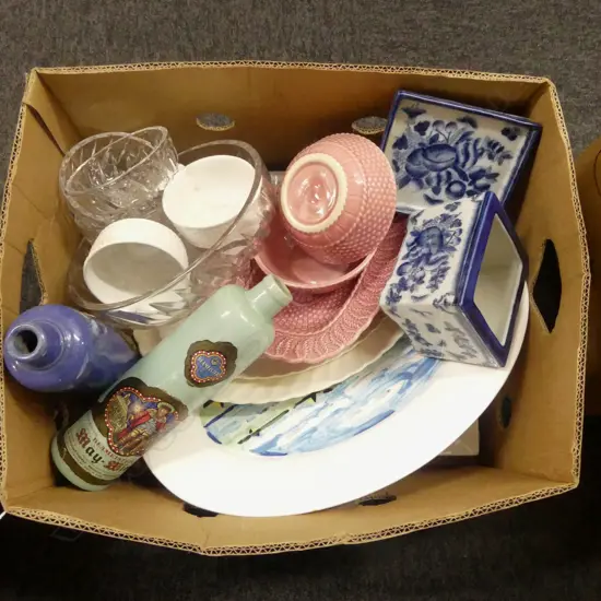 ASST. CHINA; PLATTERS, PORTUGUESE MAJOLICA, CRYSTAL BOWLS ETC