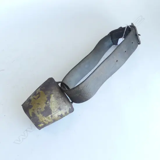 VINTAGE COW BELL w LEATHER STRAP