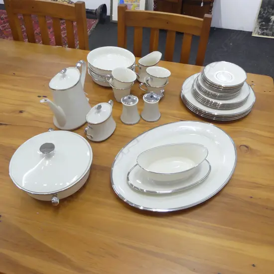 LENOX USA 'MOONSPUN' DINNER SERVICE