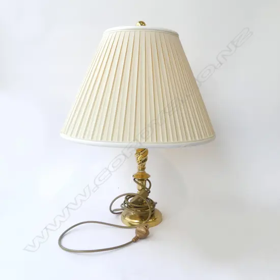 TABLE LAMP w. DOUBLE BULB FITTING H.610mm