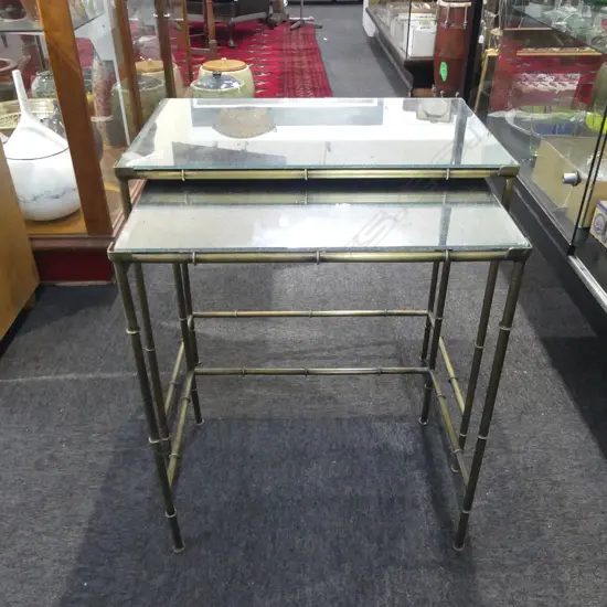 2 METAL NESTING TABLES, GLASS w. 2 SMALL CHIPS 550x355x600mm