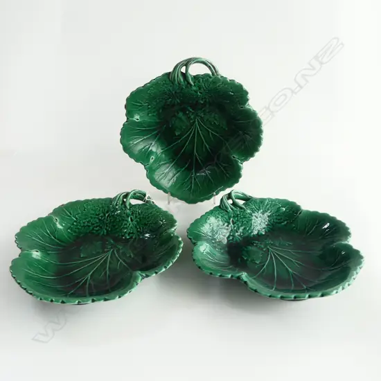 3 WEDGWOOD LEAF DISHES L250MM