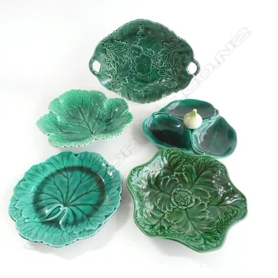 5 PCES GREEN LEAF MAJOLICA INCL. SERVING DISH W.285mm...