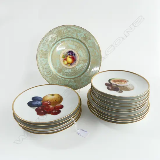 ROYAL WORCESTER PLATE + 15 GERMAN GILT & FRUCTIS PATTERN BAVARIS PLATES
