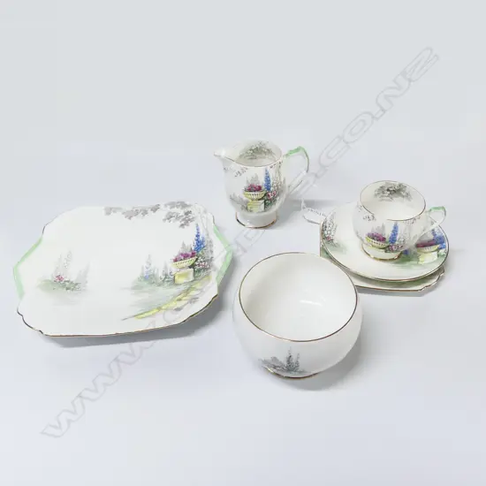 SHELLEY CHINA CSP CAKE PLATE C/SUGAR FOX GLOVE PAT
