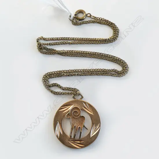 9ct VINTAGE EUROPEAN RAM PENDANT, 3.53gm, on CHAIN