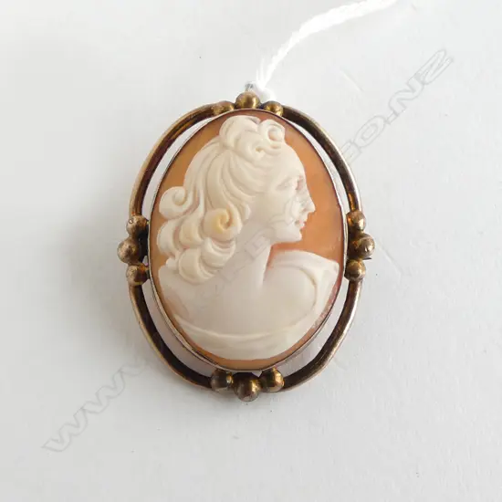 9CT GOLD CAMEO BROOCH/PENDANT
