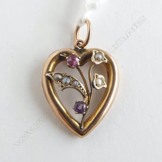 9CT GOLD AMETHYST PEARL HEART PENDANT 1.17gm