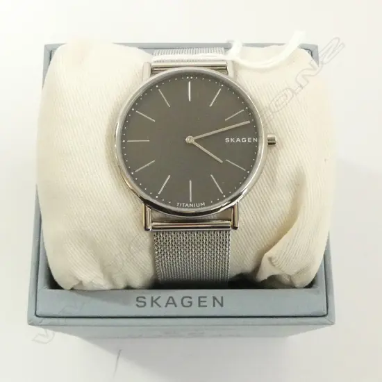 SKAGEN GENT'S QUARTZ WRISTWATCH, NEW OLD STOCK