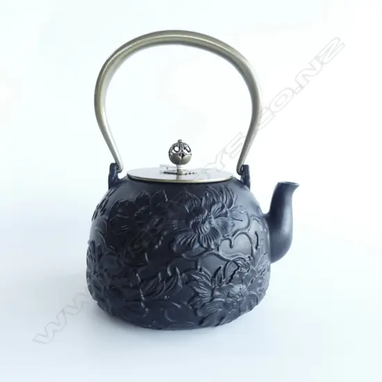 ORIENTAL CAST IRON TEAPOT H.220mm