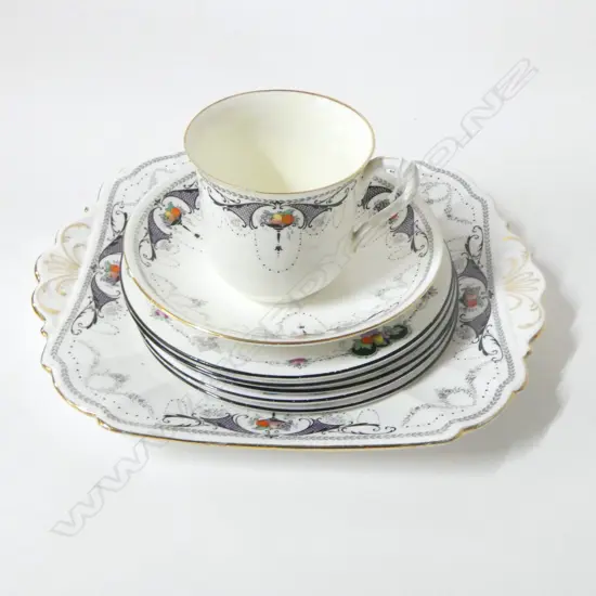 SHELLEY CHINA 5 SANDWICH PLATES CAKE PLATE & C/S