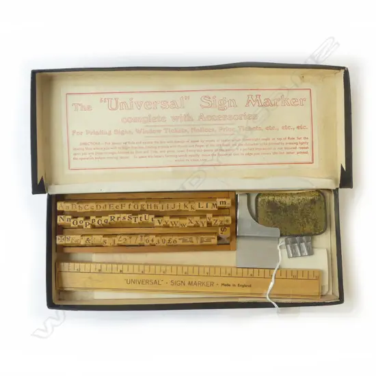 VINTAGE ‘THE UNIVERSAL SIGN MARKER’ PRINT SET IN BOX 1950’S, L.330MM