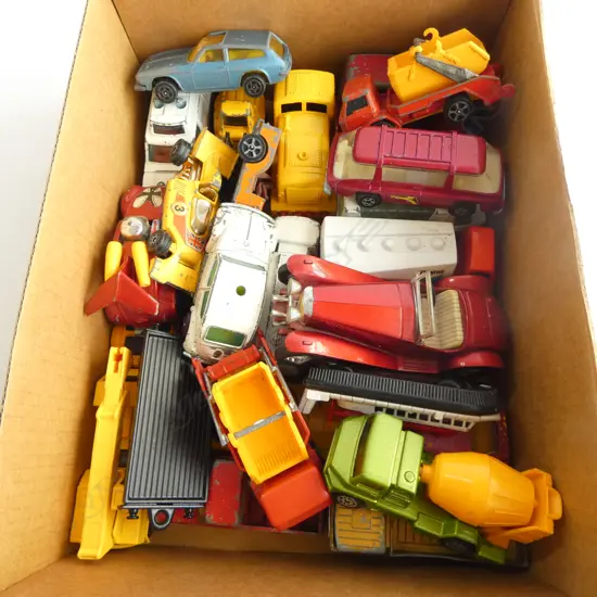 COLLECTION OF UNBOXED MATCHBOX & CORGI CARS ETC