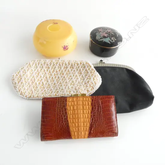 3 VINTAGE PURSES & 2 DRESSING TABLE DISHES