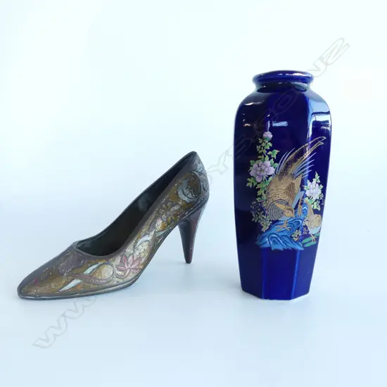 ORIENTAL BLUE VASE H.190mm, BRASS SHOE