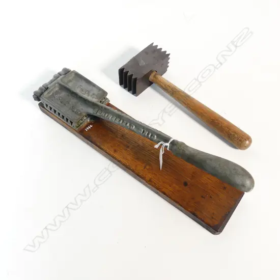 3086/2554 VINTAGE CAST IRON ICE CRUSHER L380 & ICE BREAKING HAMMER L270MM