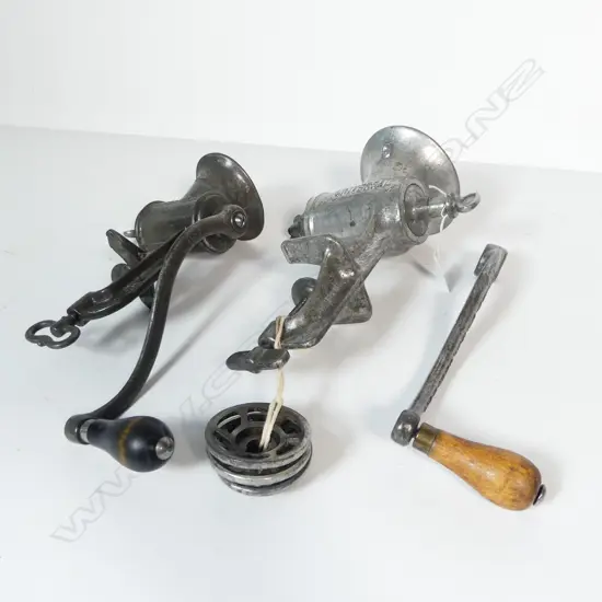 3584/3571 2 VINTAGE CAST METAL BENCH MINCERS L300MM