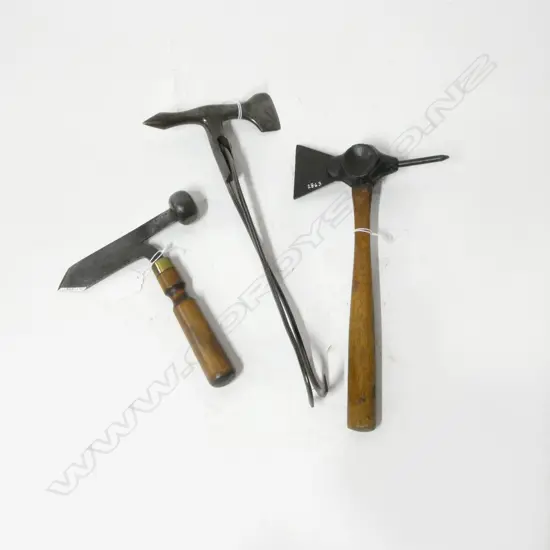 2441/1718/2863  3 VINTAGE ICE CHIPPING TOOLS L330MM LONGEST