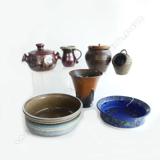 7 PCES. N.Z. STUDIO POTTERY