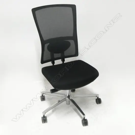 KONFURB KONA EXECUTIVE OFFICE CHAIR
