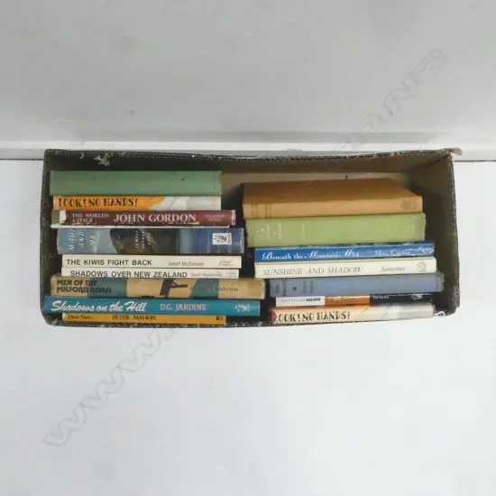 COLLECTION OF VINTAGE NZ BOOKS 