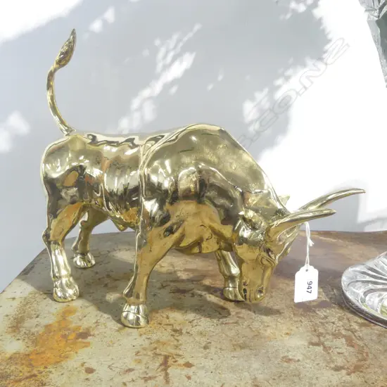 LARGE BRASS BULL H.300mm