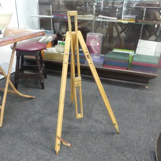 WOODEN ARTISTS EASEL