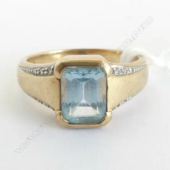 9CT Y/GOLD BLUE TOPAZ & DIAMOND DRESS RING TW 4G SIZE O
