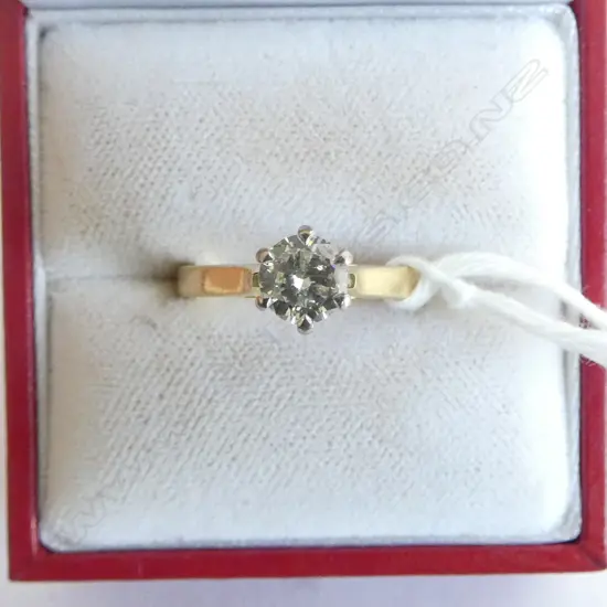 18ct GOLD & DIAMOND SOLITAIRE RING (APPROX GRADES 0.70ct K/L) 3.40gms small chip to girdle SIZE K