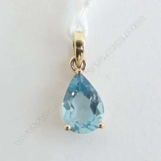 14ct GOLD PENDANT w BLUE TOPAZ? STONE