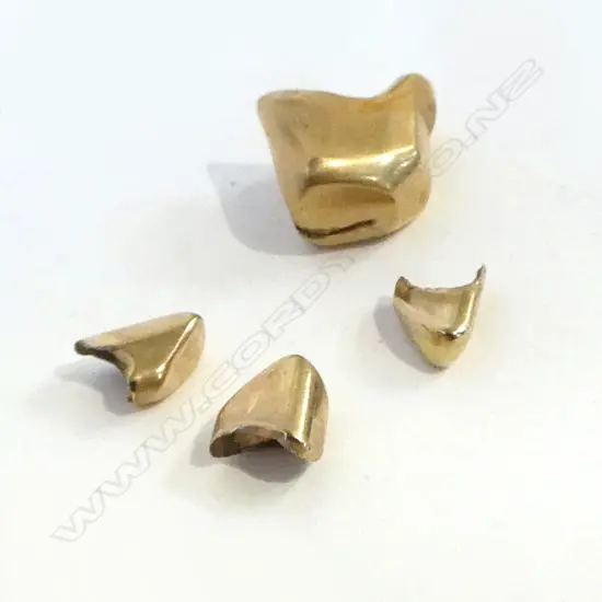 18ct GOLD FILLINGS 8.2gm a tiny bit of tooth included