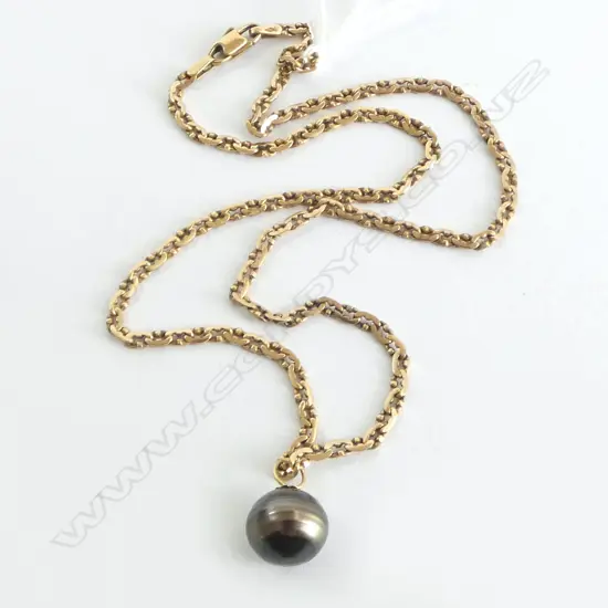9ct GOLD NECK CHAIN with SEMI BAROQUE BLACK PEARL DROP gold fitting. 9.3gms total