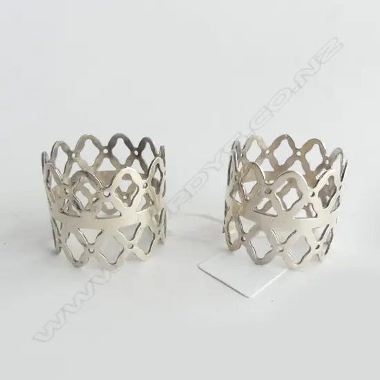 PAIR DANISH SILVER PLATE SERVIETTE RINGS 46gm