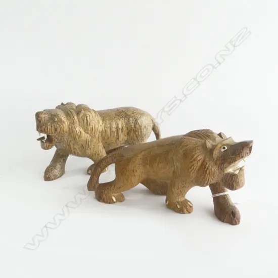 PR COCONUT WOOD CARVED LIONS w BONE TEETH, L.200mm x 100mm