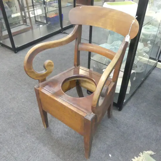 WMIV COMMODE CHAIR 