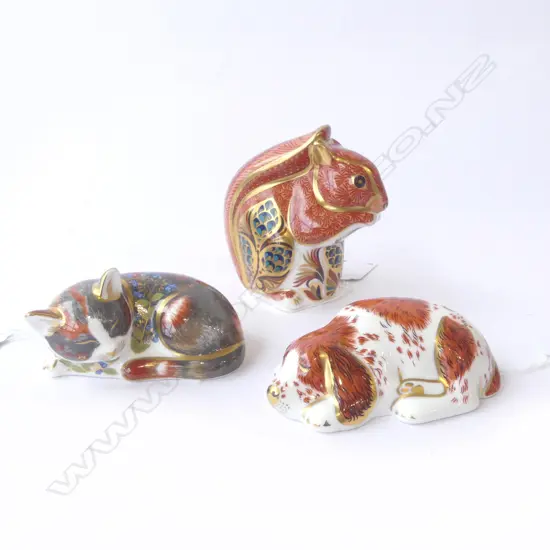 RCD  SQUIRREL H90MM DOG & CAT PAPERWEIGHTS