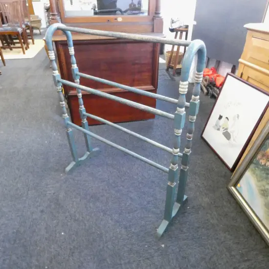 DISTRESSED PAINTED TOWEL RACK H.900mm