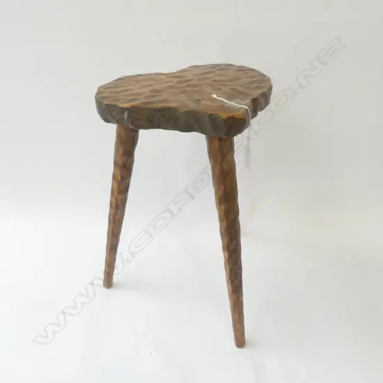 WOOD CARVED HEART FORM STOOL H.420mm