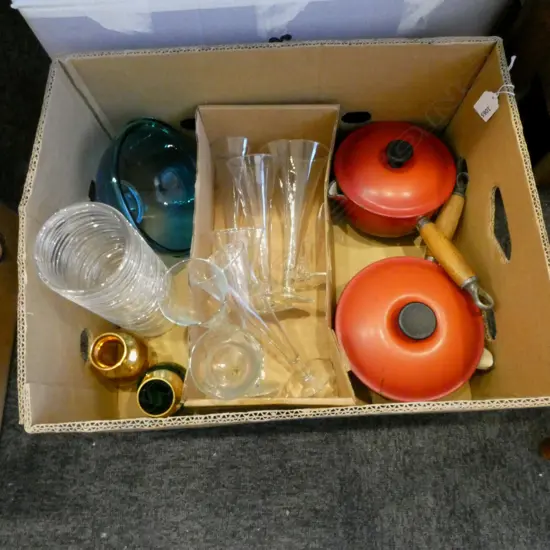 ASST. GLASSWARE + 2 LE CRESET (FAULTS)