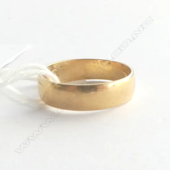 18CT GOLD WEDDER 2.9 GMS SIZE M