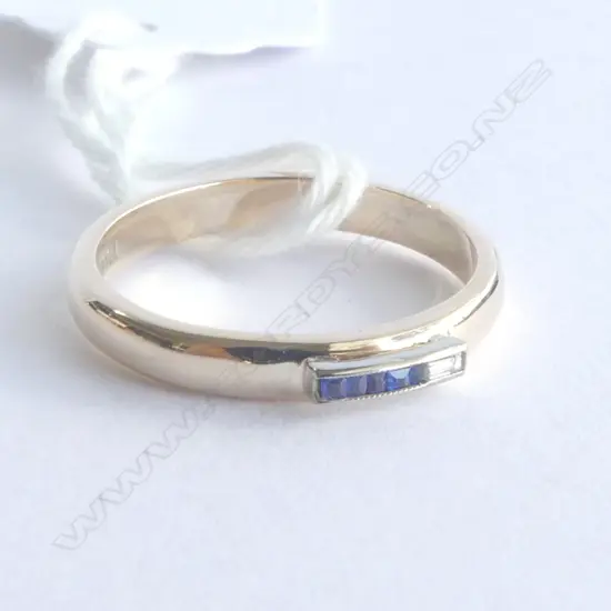 9ct DIAMOND & SAPPHIRE channel set RING 2.4gms. Size M