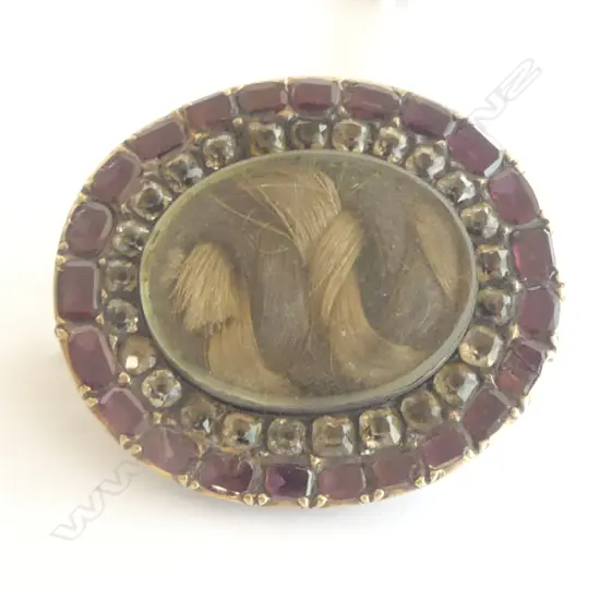 ANTIQUE MOURNING BROOCH NO PIN