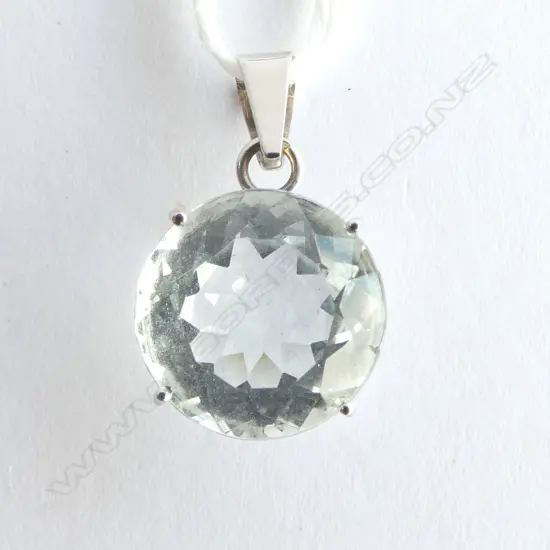 CLEAR QUARTZ PENDANT