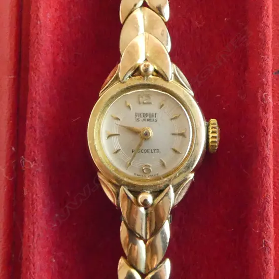 LADIES VINTAGE PIERPONT WRISTWATCH  IN ORIGINAL BOX 