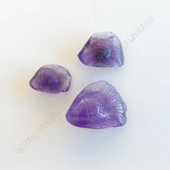 3 AMETHYST CARVED FISH, VARIOUS SIZES, 52.58ct