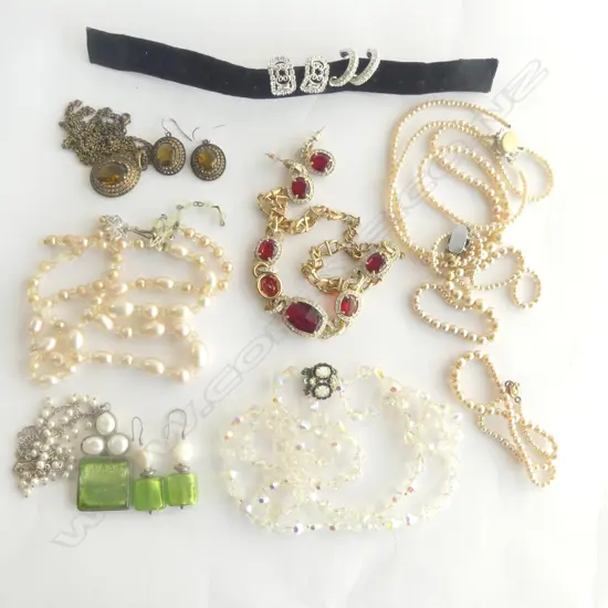 ASST. COSTUME JEWELLERY 