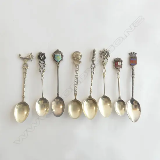8 CONT SILVER SOV SPOONS 81GMS