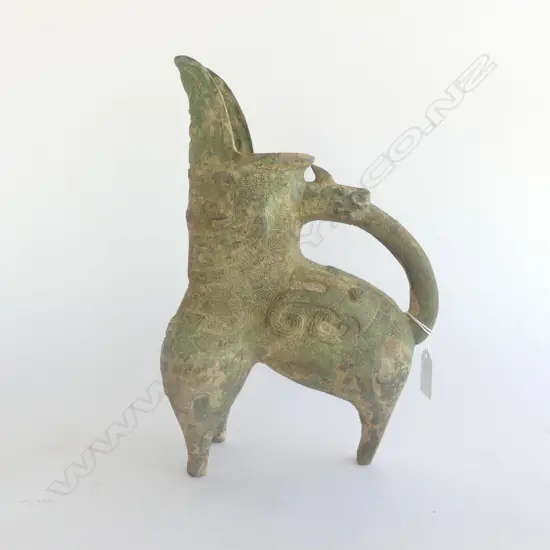 CHINESE ARCHAIC STYLE BRONZE TRIPOD BASED VESSEL H.310mm