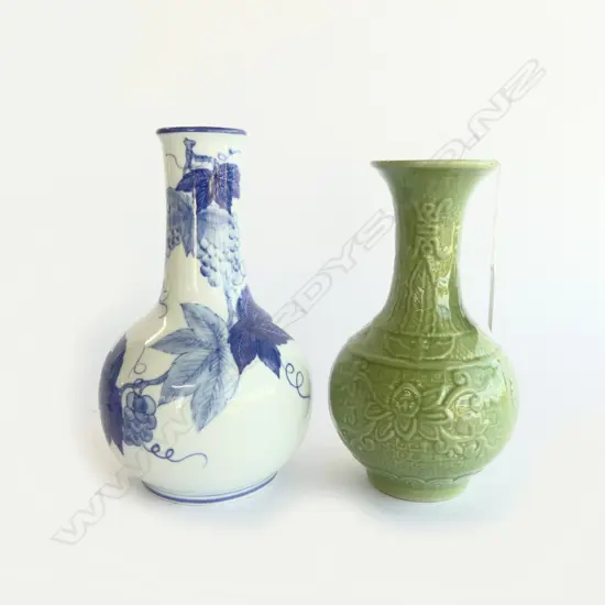2 ORIENTAL VASES; B/W & CELADON H.210mm