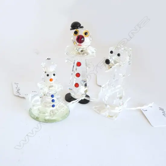 3 SWAROVSKI CRYSTAL FIGURINES; 2 CLOWNS & DOG, H.80mm (tallest)